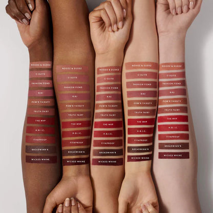 Fenty Beauty by Rihanna 
Fenty Icon Velvet Liquid Lipstick tono Fashion Fiend - warm rose nude