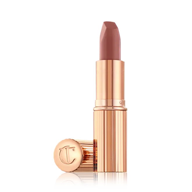 Charlotte Tilbury matte revolution tono very Victoria