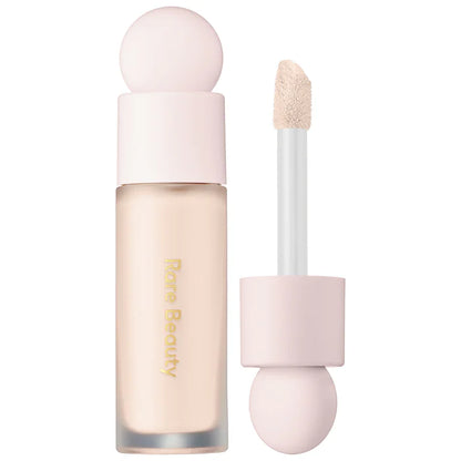 Rare Beauty Liquid Touch Brightening Concealer tono 140C - light with cool neutral undertones