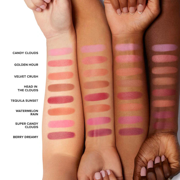 Too Faced 
Cloud Crush Blurring Powder Blush tono golden hour